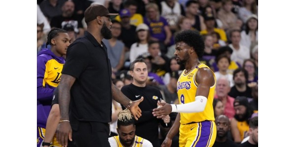Das erste Mal in der NBA-Geschichte, dass Vater und Sohn auf derselben Bühne gegeneinander antreten